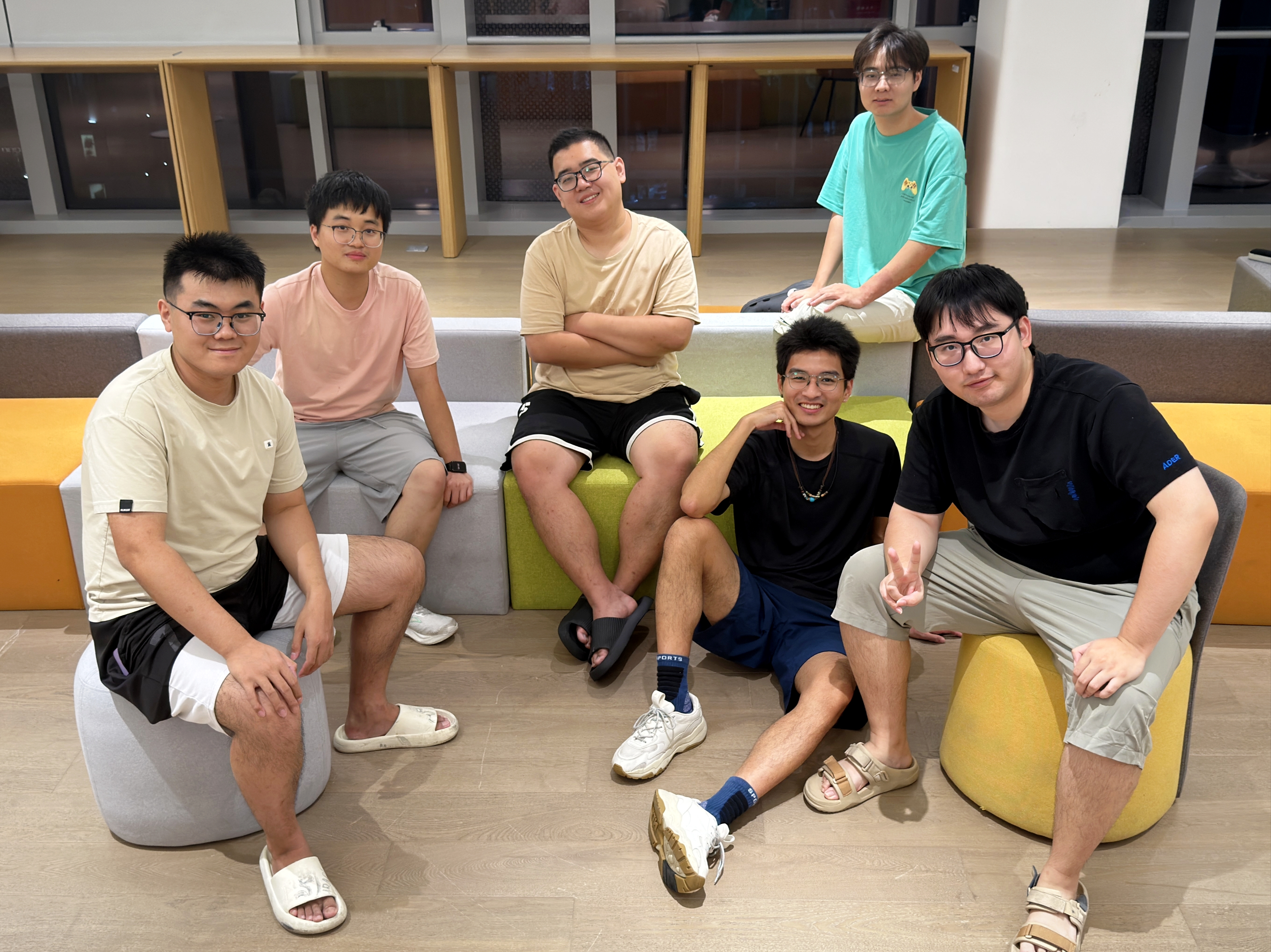 词元开物团队硬件工位